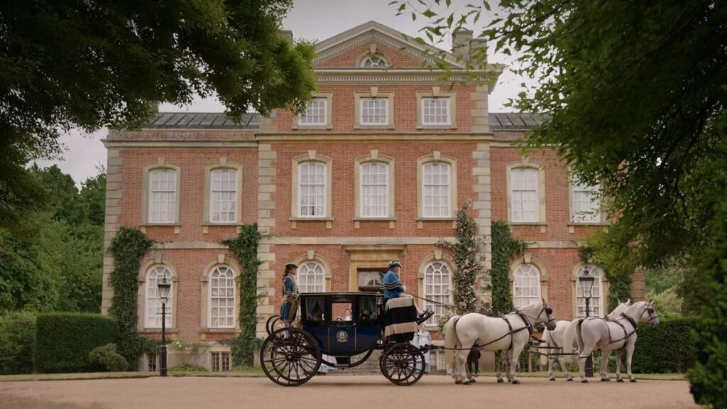 Kingston Bagpuize House in Oxfordshire is featured in season 3 of Bridgerton on Netflix. 